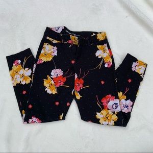 Old Navy pixie pants Size 2